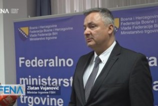 Ministar Vujanović potpisao ugovore s predstavnicima udruženja potrošača
