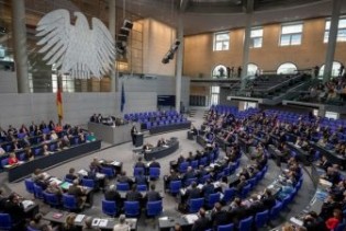 Njemački parlament odobrio paket pomoći Grčkoj: Gotovinska injekcija od 15 milijardi eura