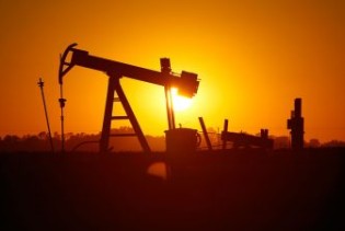 Skok cijene nafte i zlata poslije napada na američke baze