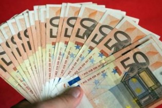 Tečaj eura u problemima zbog mogućeg pada vlade u Njemačkoj