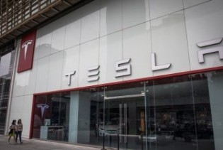 Tesla nastavlja sa rekordnom prodajom Modela 3