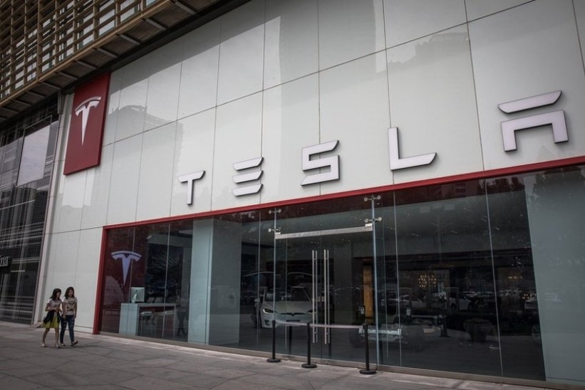 Tesla nastavlja sa rekordnom prodajom Modela 3