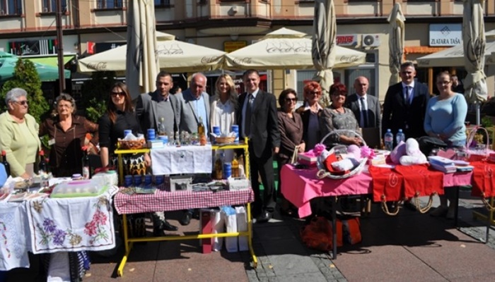 Manifestacija 'Dani voća' okupila izlagače iz BiH, Srbije i Hrvatske