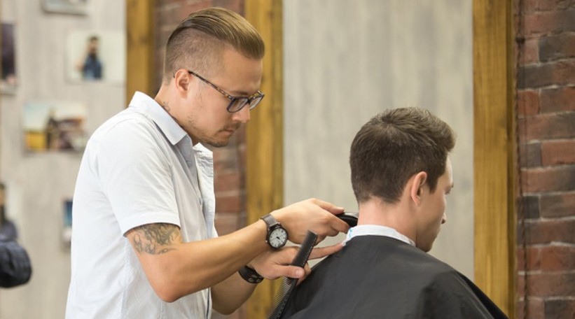 Frizerski salon u Rusiji nudi frizure za tri dolara, planiraju otvoriti 5.000 poslovnica