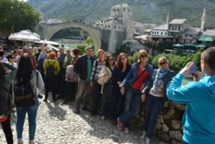 Turistička sezona u Hercegovini malo lošija nego prošlogodišnja, radi se stihijski