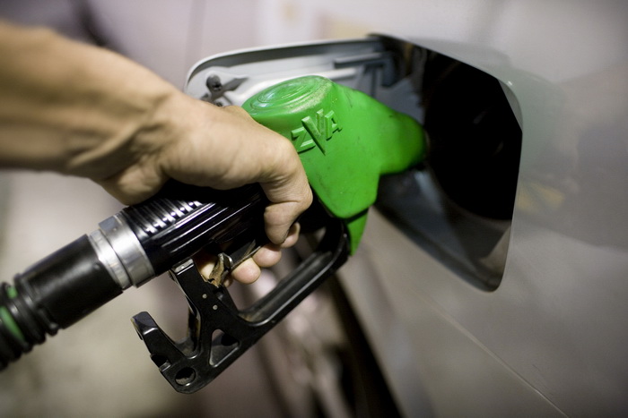 Dok cijena nafte u svijetu pada, u BiH na benzinskim pumpama gorivo sve skuplje