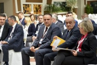 Bevanda: BiH treba iskoristiti potencijale i staviti gospodarstvo u prvi plan