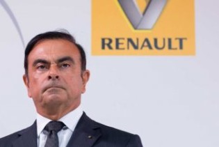 Carlos Ghosn ostaje na dužnosti u Renaultu