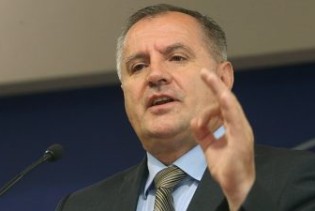 Višković: Poreske olakšice za poslodavce koji povećaju plaću radnicima u RS