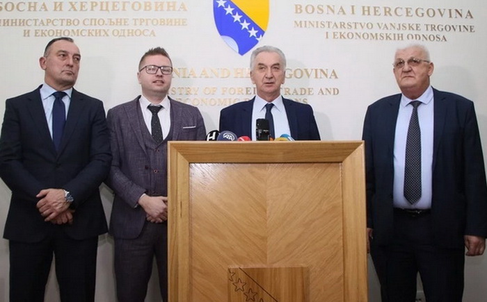 Četiri kompanije iz BiH za mjesec i po počinju izvoz piletine u zemlje EU