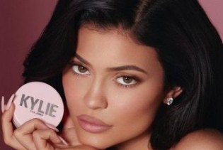 Kylie Jenner skinula s trona Marka Zuckerberga i postala najmlađa milijarderka svih vremena