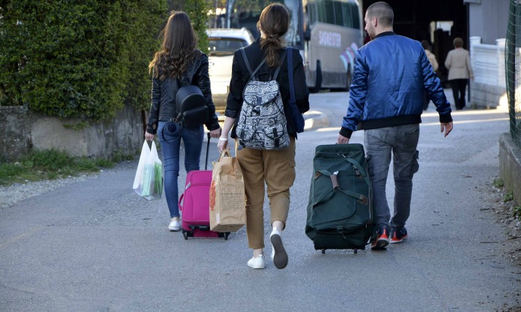 Građani Federacije BiH najviše iseljavali u zemlje regije i Njemačku