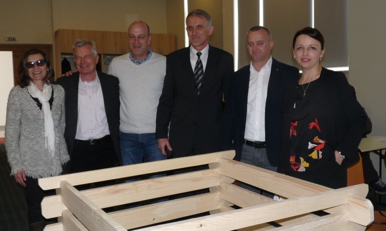 "Alba" s 50 domaćinstava u Zenici otpočela pilot projekt kućnog kompostiranja