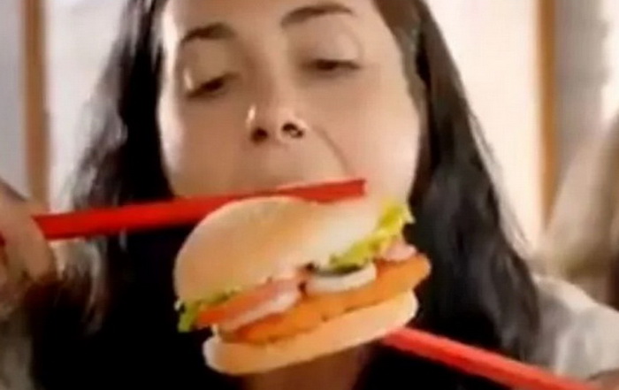 Burger King morao ukloniti reklamu za chickenburger nakon optužbi za rasizam