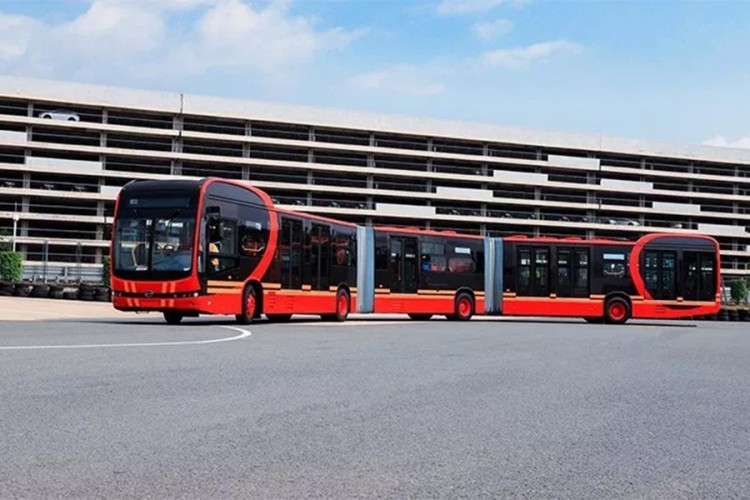 Predstavljen električni autobus dužine 27 metara