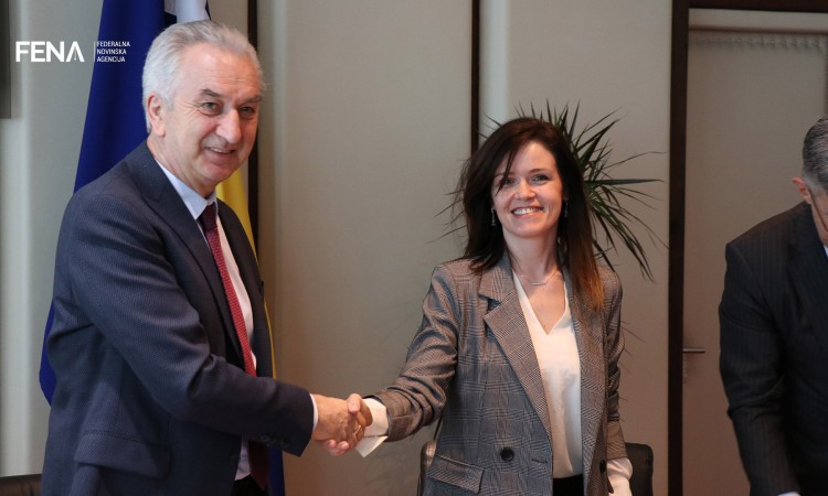 Šarović s medijima potpisao protokol o partnerstvu za godišnji sastanak EBRD-a