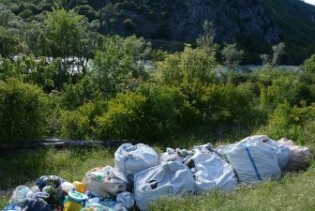 Mostar: Iz Neretve izvadili više od 30.000 plastičnih boca, ali ih nemaju gdje reciklirati