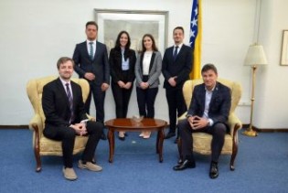 Premijer Novalić sa studentima: Mladi su budućnost BiH