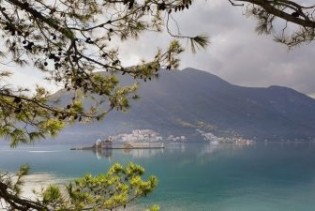 Postavljen podmorski kabl koji spaja Italiju i Crnu Goru