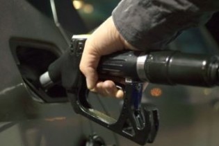 Na većini benzinskih pumpi u FBiH gorivo jeftinije od pet do 14 feninga