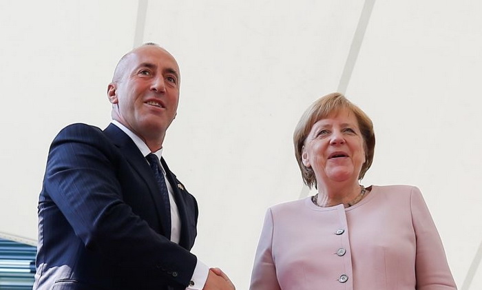 Haradinaj s Merkel: Takse od 100 posto na robu iz Srbije se neće ukinuti