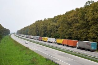 Njemački poslodavci po parkinzima traže vozače kamiona
