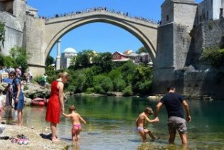 Prošle godine u FBiH 1,07 miliona turista, u RS-u 381,8 hiljada