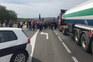 Radnici Aluminija bijesni na hrvatske političare, prozreli i Glencore: Namirisali su ekstra profit!