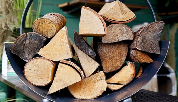 Građani ogrjev kupuju u posljednji čas i na rate, metar drva košta 89 KM