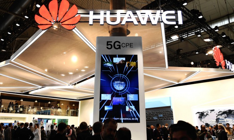 Američka politika prema Huaweiju i 5G mreži ostaje ista