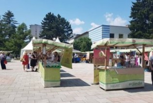 U Novom Travniku počeo Sajam organske proizvodnje i eko turizma "Dani maline"