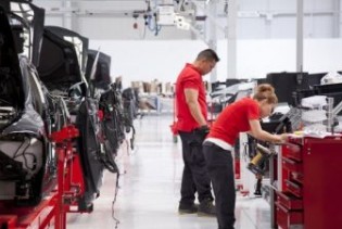 Tesla će od sada praviti preko 100.000 automobila kvartalno