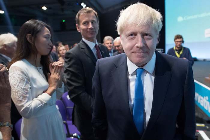 Johnson prijeti EU da neće platiti 39 milijardi funti