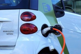 Njemačka ima problem da poveća broj vlasnika električnih automobila