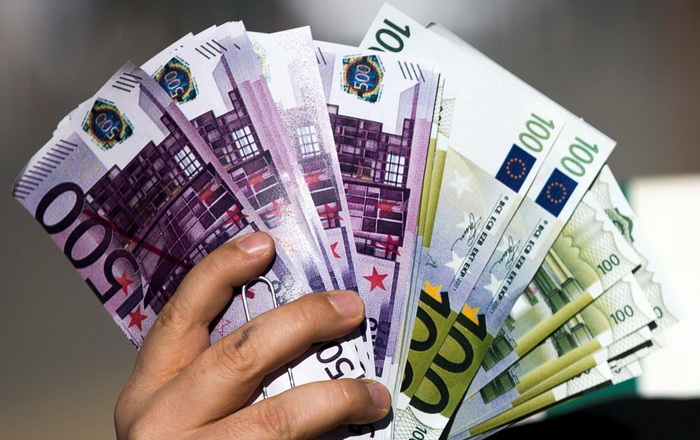 U Sloveniji prosječna bruto plaća lani iznosila 1.753 eura