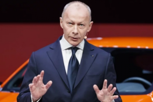 Otpušten direktor francuskog proizvođača automobila Renault Thierry Bollore