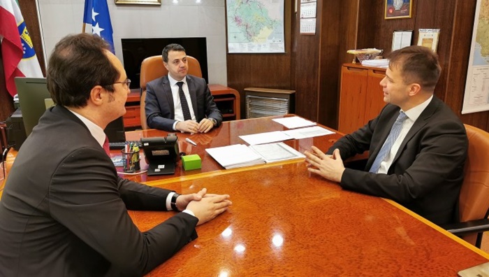Premijer ZDK s ambasadorom Makarevićem razgovarao o uvezivanju privrednika