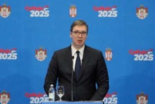 Vučić: Na kraju 2025. prosječna plata 900 eura