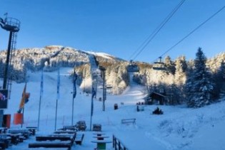 Na Bjelašnici veliki broj skijaša u dnevnim i noćnim terminima