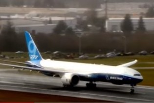 Uspješno poletio Boeing 777X, najduži putnički avion na svijetu