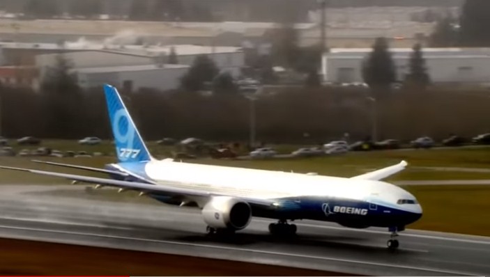 Uspješno poletio Boeing 777X, najduži putnički avion na svijetu