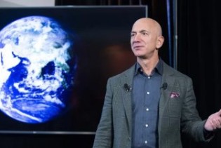 Jeff Bezos u 2020. ušao kao najbogatiji čovjek na svijetu, "težak" je 115 milijardi dolara