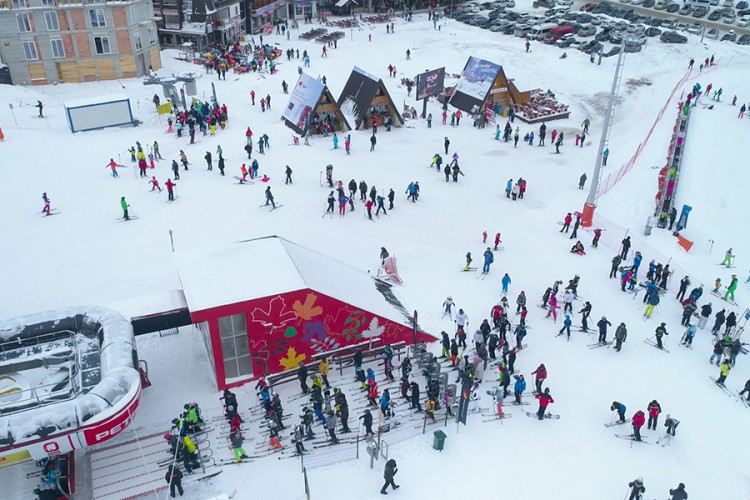 Skijašaka sezona na Jahorini od 1. decembra, a od 3. decembra i noćno skijanje