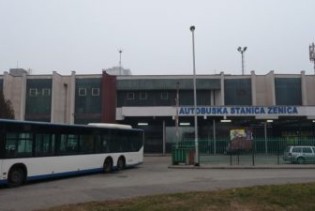 Radnici 'Zenicatransa' nastavljaju blokadu Autobuske stanice