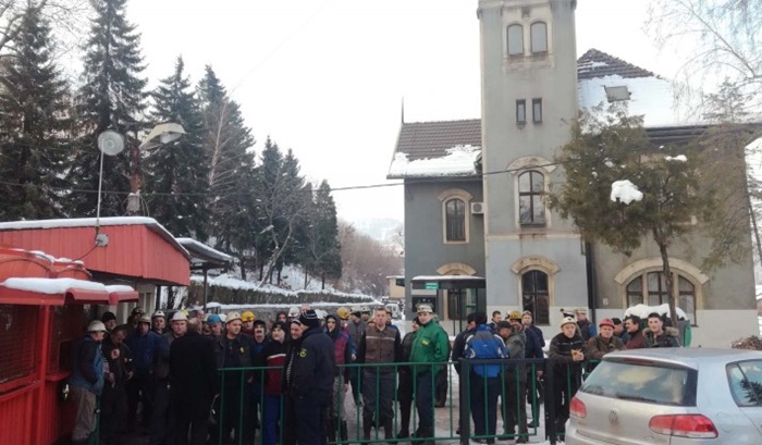 Zenica - Zbog kašnjenja isplata rudari "Raspotočja" odbili sići u jamu