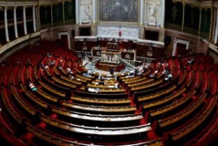 Francuski parlament usvojio vanredni budžet, 110 milijardi eura za ekonomiju