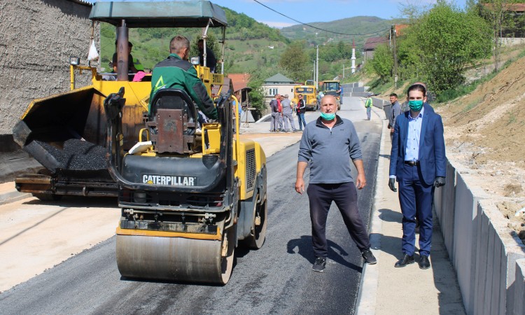 Ministar Isak posjetio radilište na rekonstrukciji ceste u naselju Lokvine