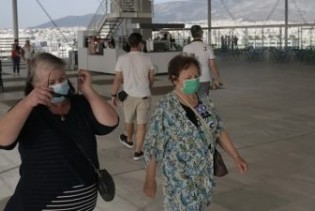 Vlasti Grčke zabrinute: Turistička sezona na pragu, a raste broj zaraženih koronavirusom