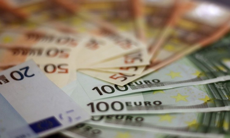 Euro pao na najniži nivo u dvije decenije