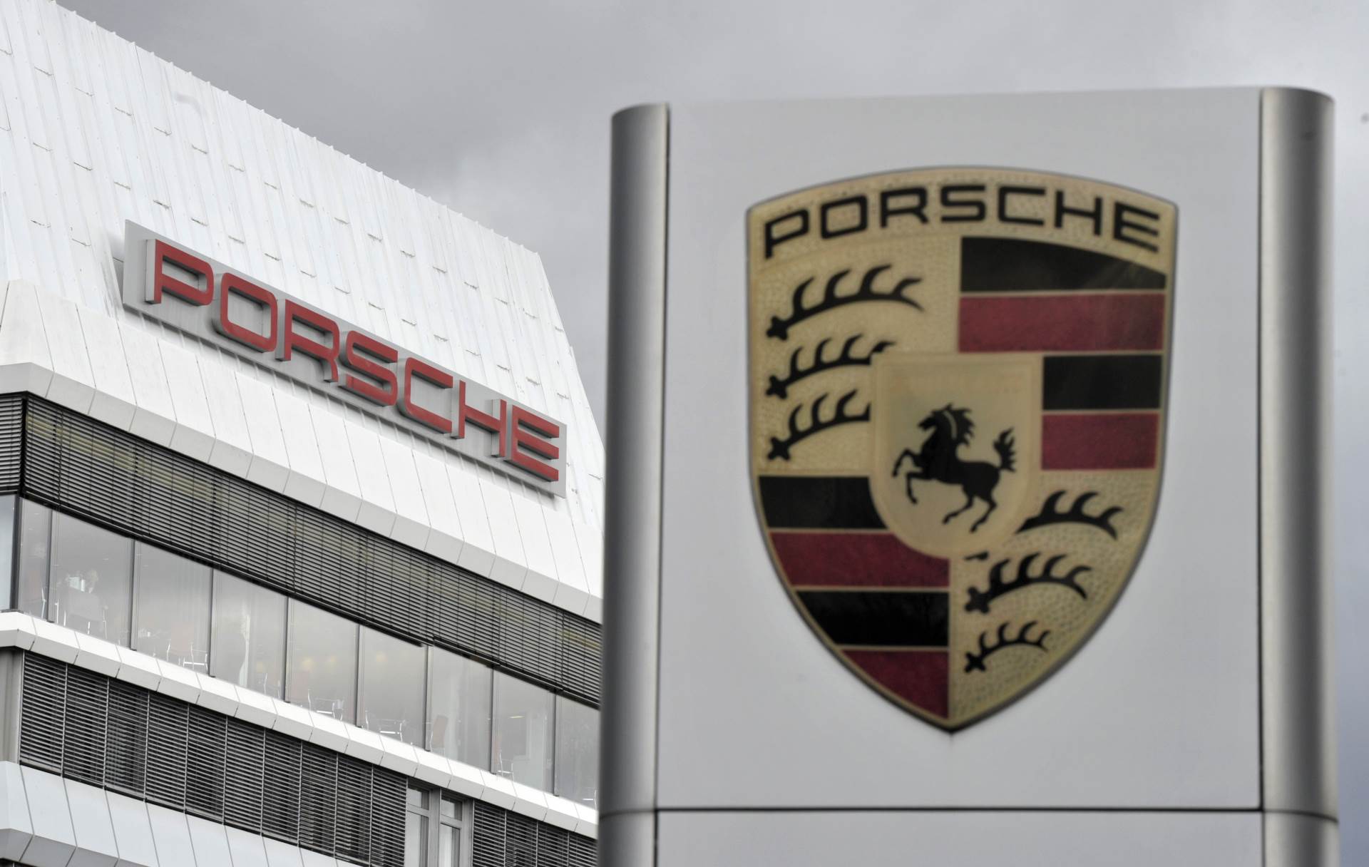 Porscheovi novi električni modeli dobit će i benzinske verzije